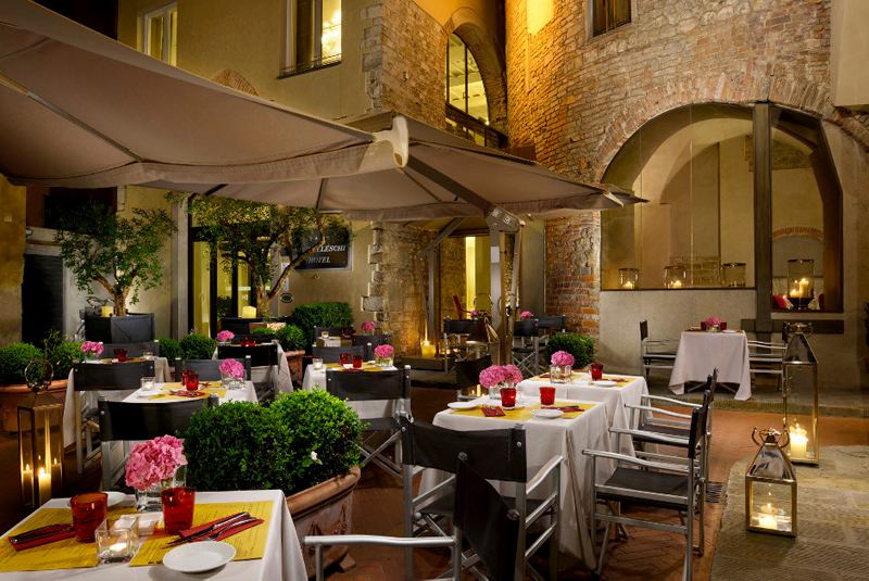Restaurants in Florence at night